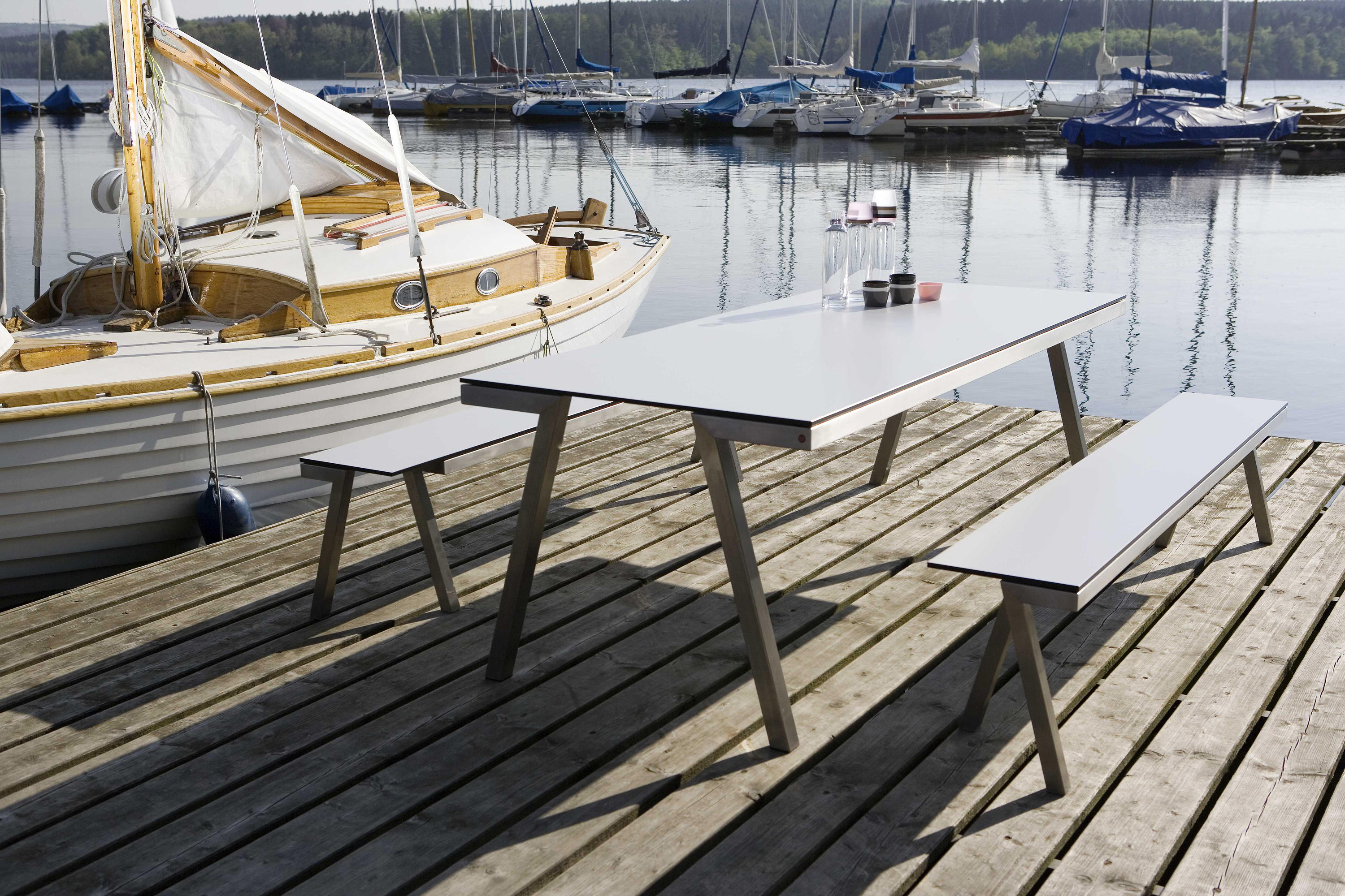 Инновационное применение панелей HPL на открытом воздухе: преобразование пространства 