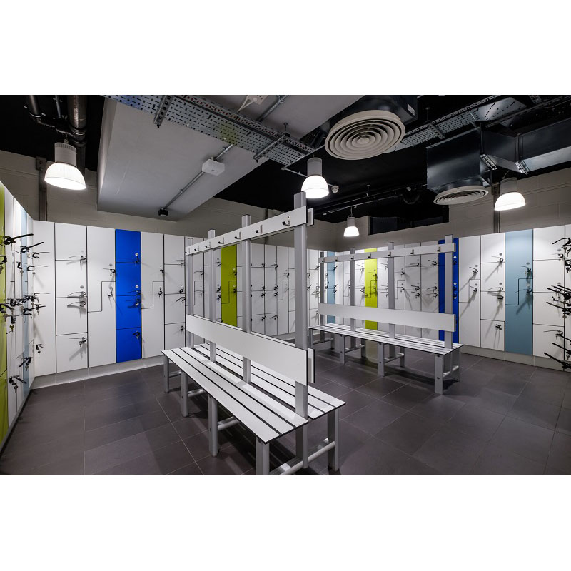 Лучше выбрать композитную плату ламината или доску, защищенную от влаги для общественных шкафчиков?