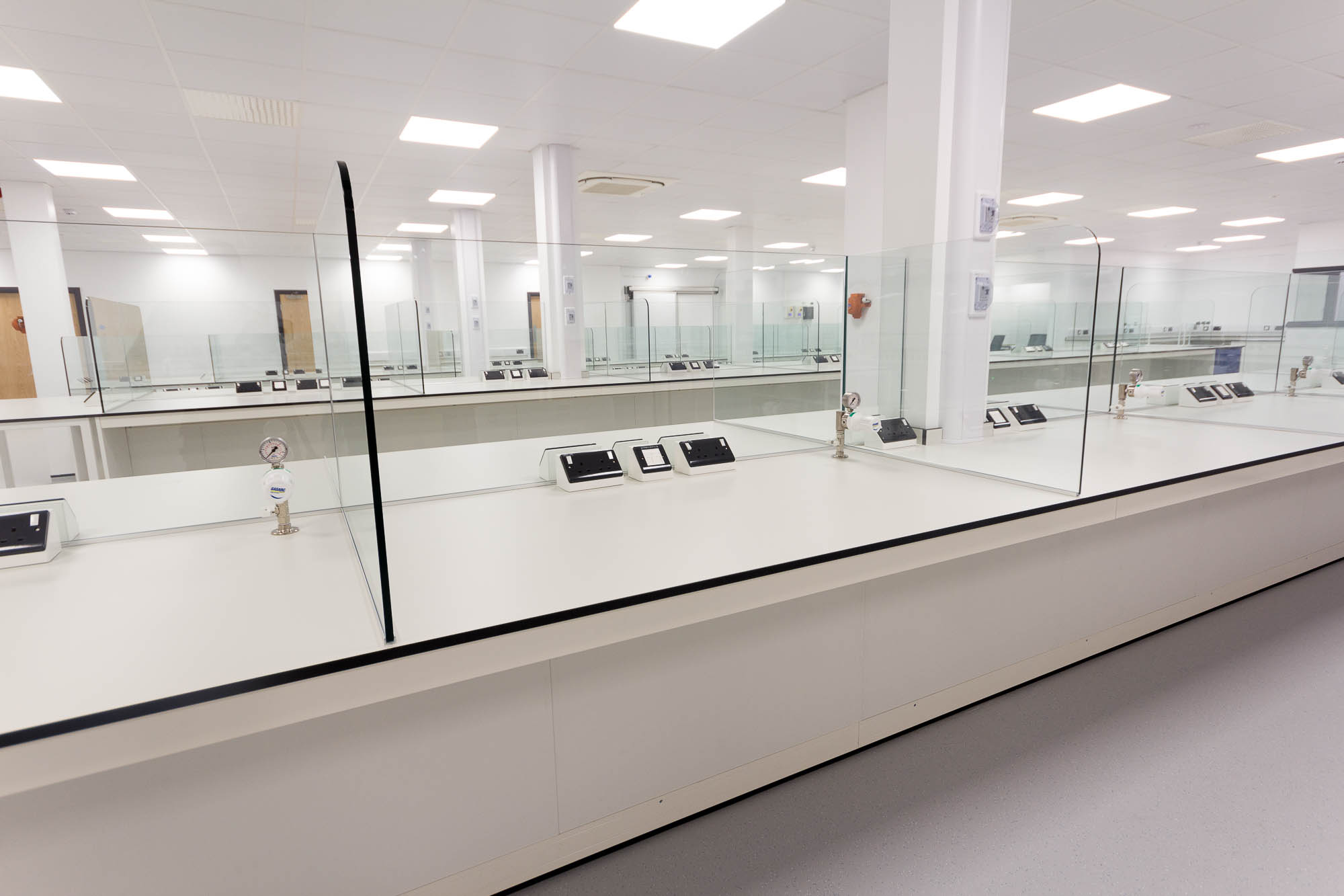 63d7adcbe1ef3b7d40be958a5c37a33